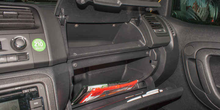 Škoda Fabia RS - Zweiteiliges Handschuhfach